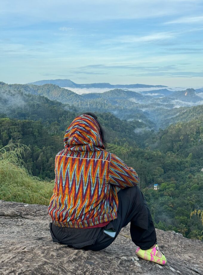 Quirk waves Cropped Hoodie