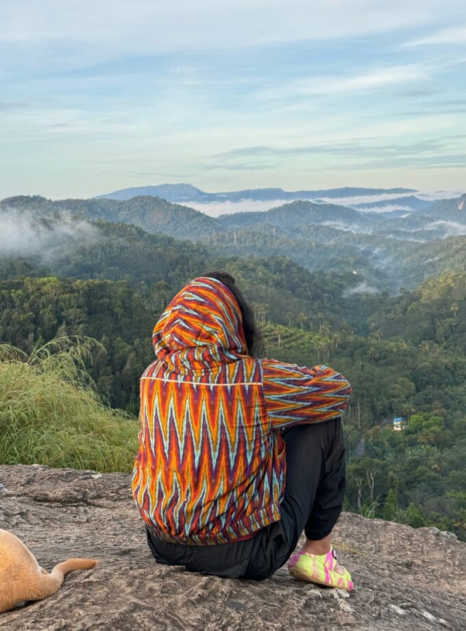 Quirk waves Cropped Hoodie