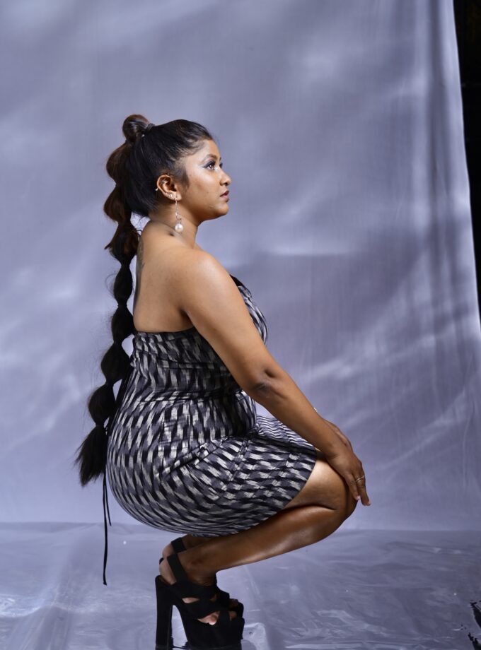 IkkaTri - The Strapless Dress